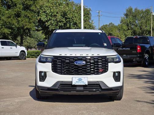 Star White Metallic Tri-Coat 2025 Ford Explorer ST