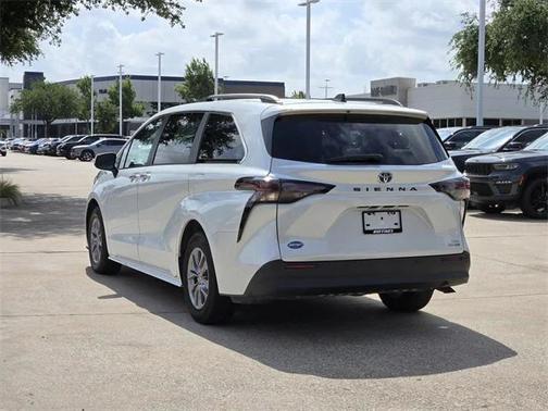 2023 Toyota Sienna XLE 7 Passenger