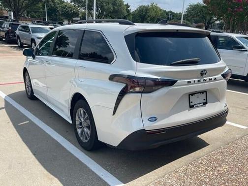 2023 Toyota Sienna XLE 7 Passenger