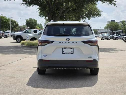 2023 Toyota Sienna XLE 7 Passenger