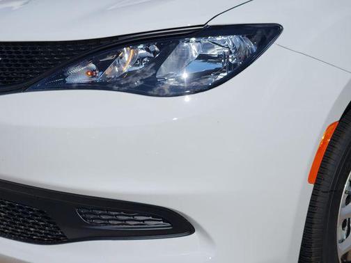 Bright White Clearcoat 2026 Chrysler Voyager LX