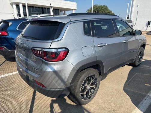 2024 Jeep Compass Latitude