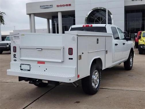 2023 RAM 3500 Tradesman Crew Cab 4x4 8' Box