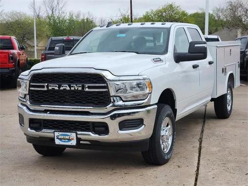 2023 RAM 3500 Tradesman Crew Cab 4x4 8' Box