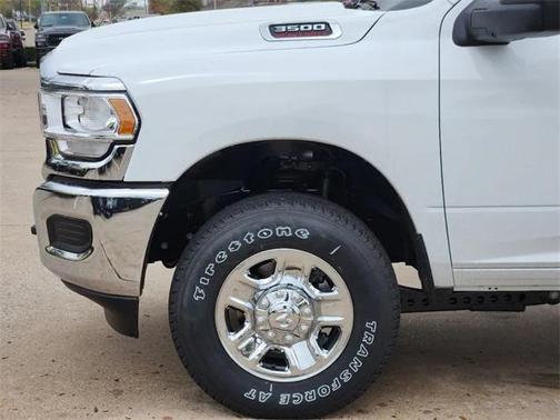 2023 RAM 3500 Tradesman Crew Cab 4x4 8' Box