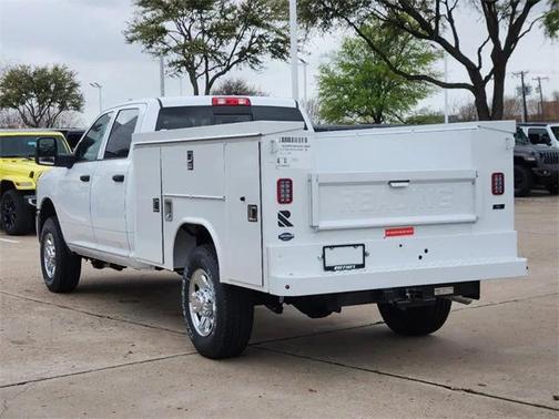 2023 RAM 3500 Tradesman Crew Cab 4x4 8' Box