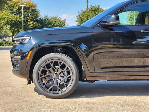 2025 Jeep Grand Cherokee Summit