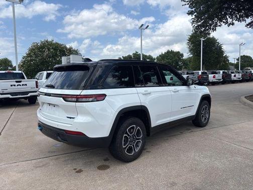 Bright White Clearcoat 2023 Jeep Grand Cherokee 4xe Trailhawk