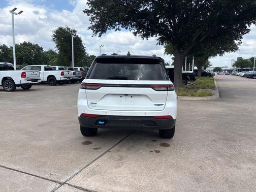 Bright White Clearcoat 2023 Jeep Grand Cherokee 4xe Trailhawk