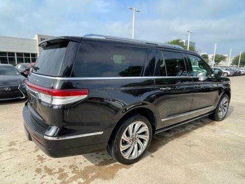 2023 Lincoln Navigator Reserve
