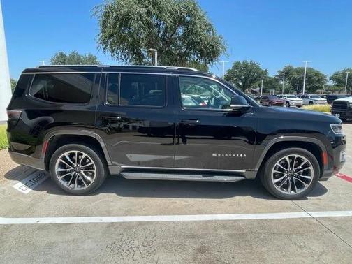 2022 Jeep Wagoneer Series II 4x2