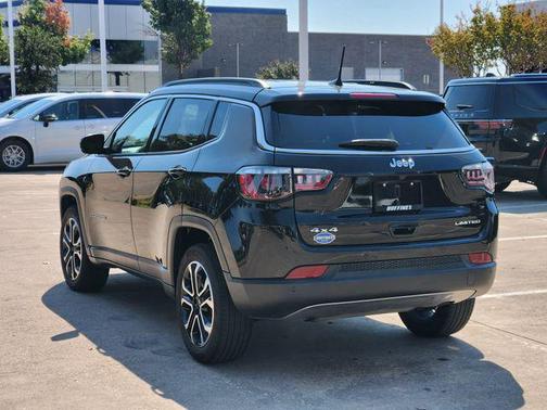 Diamond Black Crystal Pearlcoat 2024 Jeep Compass Limited