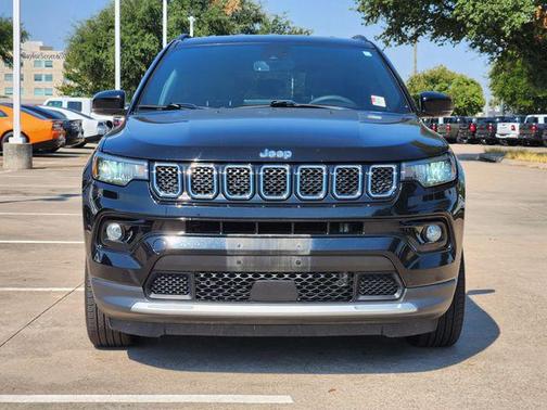 Diamond Black Crystal Pearlcoat 2024 Jeep Compass Limited