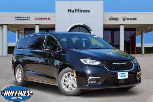 Diamond Black Crystal Pearlcoat 2026 Chrysler Pacifica L