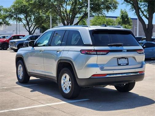 2023 Jeep Grand Cherokee Laredo