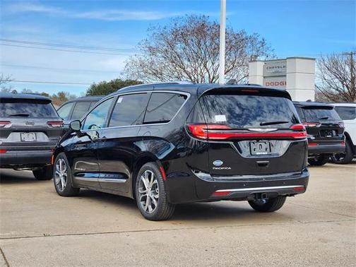 2026 Chrysler Pacifica L