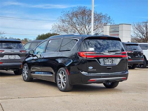 2026 Chrysler Pacifica L