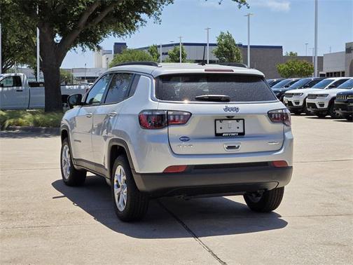 2025 Jeep Compass Latitude