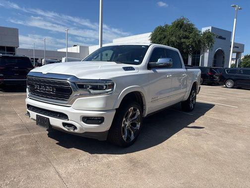 Ivory White Tri-Coat Pearlcoat 2023 RAM 1500 Limited