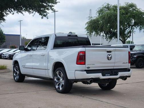 Ivory White Tri-Coat Pearlcoat 2023 RAM 1500 Limited