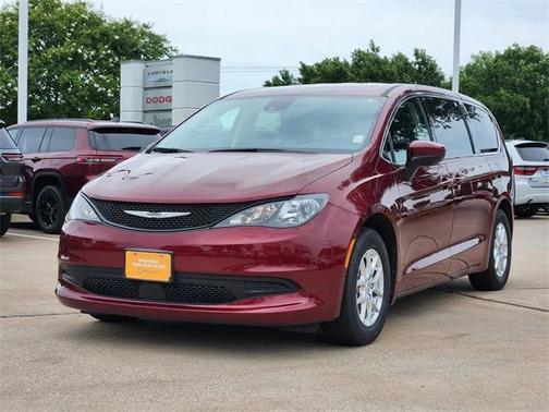 2023 Chrysler Voyager LX