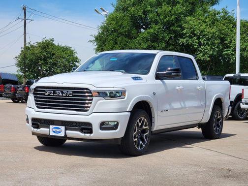 Bright White Clearcoat 2026 RAM 1500 Laramie