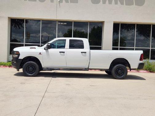 Bright White Clearcoat 2025 RAM 2500 Tradesman Crew Cab 4x4 8' Box