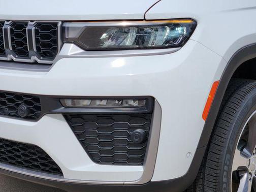 Bright White Clearcoat 2026 Jeep Grand Cherokee L Limited