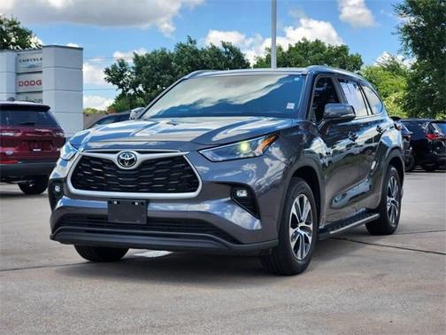 2024 Toyota Highlander XLE