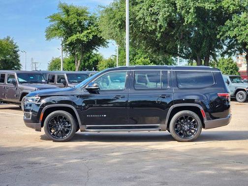 Diamond Black Crystal Pearlcoat 2022 Jeep Wagoneer Series II 4x4