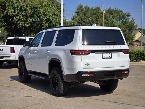Bright White Clearcoat 2023 Jeep Wagoneer Series I 4x4