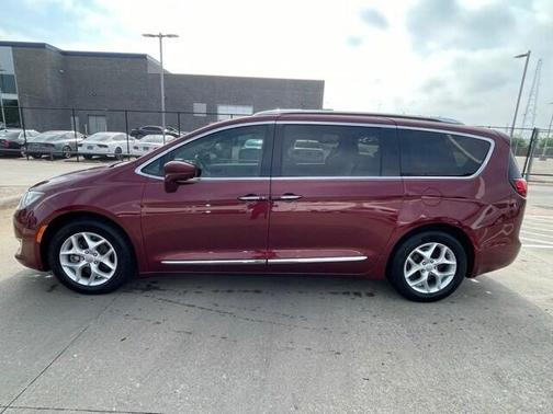 2018 Chrysler Pacifica Touring-L Plus
