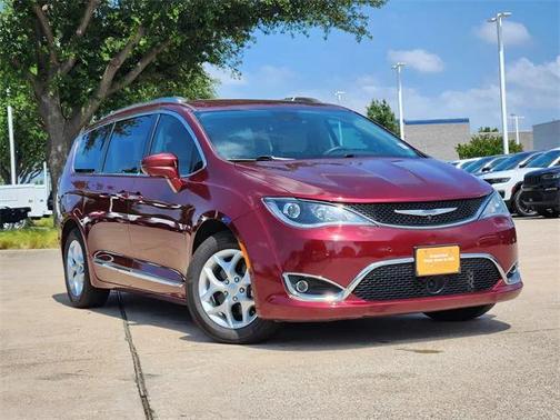2018 Chrysler Pacifica Touring-L Plus