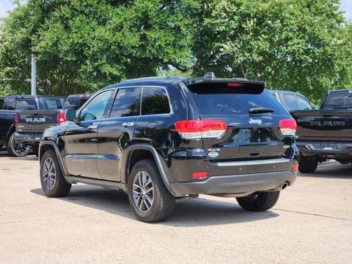 Diamond Black Crystal Pearlcoat 2018 Jeep Grand Cherokee Limited