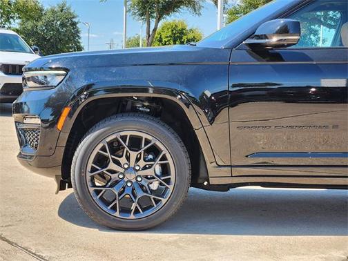 2025 Jeep Grand Cherokee Summit