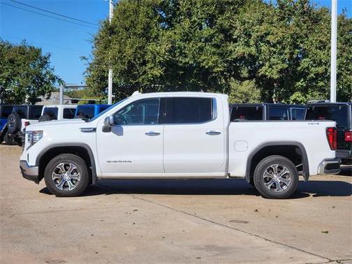 2025 GMC Sierra 1500 SLT