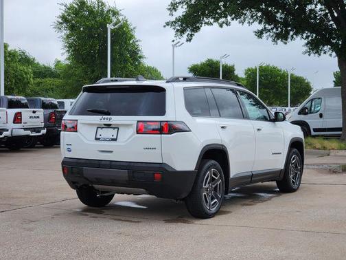 Bright White Clearcoat 2026 Jeep Cherokee Laredo 4x4