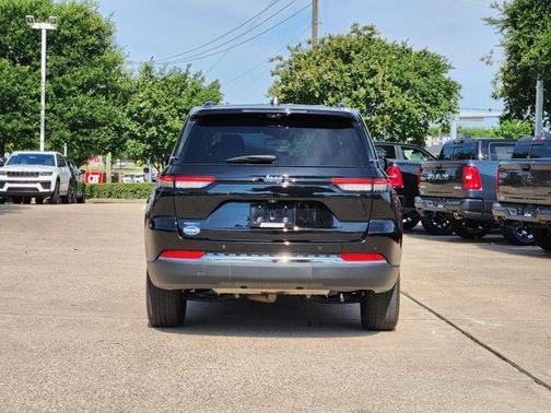 Diamond Black Crystal Pearlcoat 2022 Jeep Grand Cherokee 4xe Base