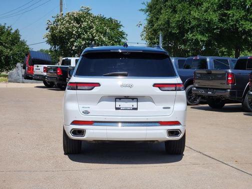 Bright White Clearcoat 2024 Jeep Grand Cherokee L Overland