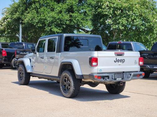 Silver Zynith Clearcoat 2022 Jeep Gladiator Sport