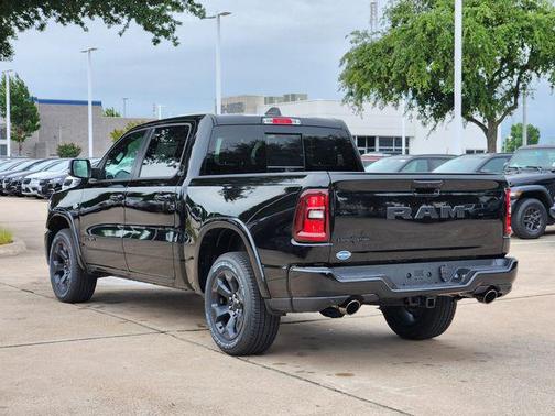 Diamond Black Crystal Pearlcoat 2026 RAM 1500 Lone Star
