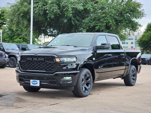 Diamond Black Crystal Pearlcoat 2026 RAM 1500 Lone Star
