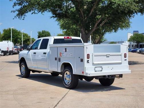 2023 RAM 3500 Tradesman Crew Cab 4x4 8' Box
