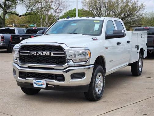 2023 RAM 3500 Tradesman Crew Cab 4x4 8' Box