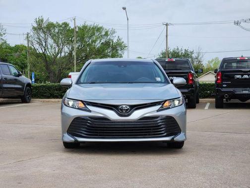 Celestial Silver Metallic 2019 Toyota Camry LE