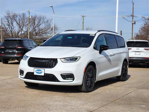 2026 Chrysler Pacifica L