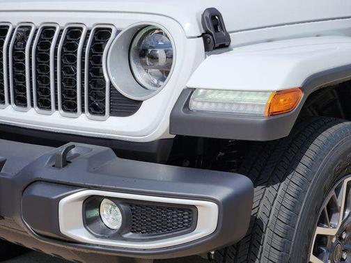 bright white clearcoat 2026 Jeep Wrangler 4-Door Sahara 4x4