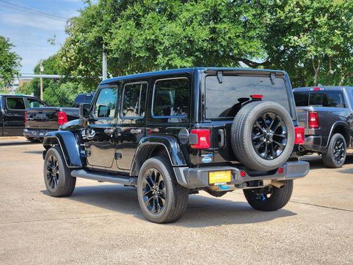Black Clearcoat 2022 Jeep Wrangler Unlimited 4xe Sahara
