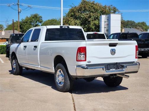 2024 RAM 2500 Tradesman Crew Cab 4x2 8' Box