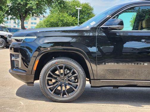 High Gloss Black 2026 Jeep Grand Wagoneer Summit Reserve 4x4